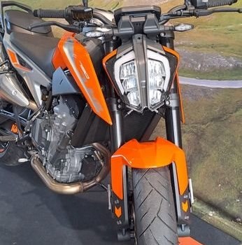 Gebrauchtmotorrad KTM 790 Duke - Bild 3