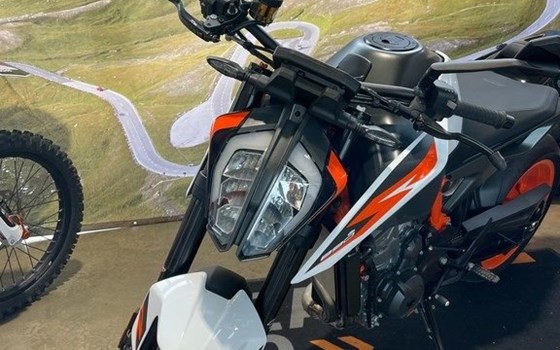Gebrauchtmotorrad KTM 890 Duke R - Bild 3