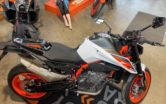 Gebrauchtmotorrad KTM 890 Duke R - Bild 4