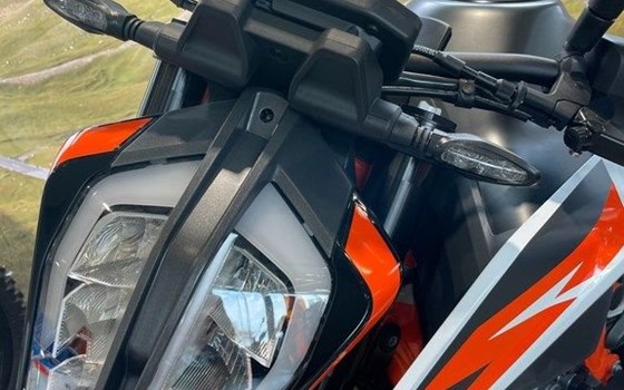 Gebrauchtmotorrad KTM 890 Duke R - Bild 5