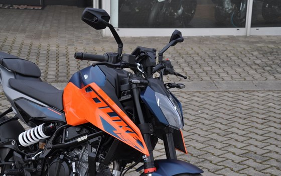 Gebrauchtmotorrad KTM 125 Duke - Bild 3
