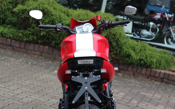 Gebrauchtmotorrad Triumph Speed Triple 1050 - Bild 8