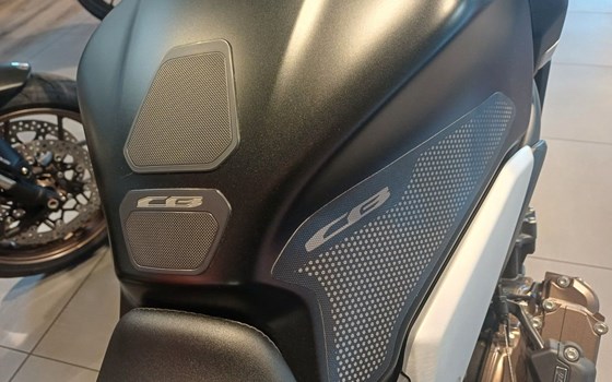 Gebrauchtmotorrad Honda CB650R E-Clutch - Bild 3