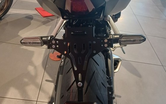 Gebrauchtmotorrad Honda CB650R E-Clutch - Bild 4