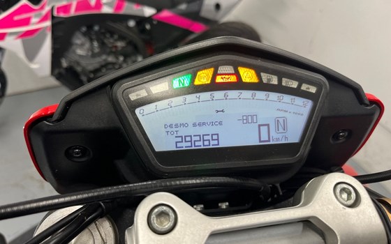 Gebrauchtmotorrad Ducati Hypermotard 939 - Bild 8