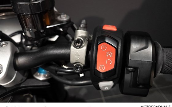 Gebrauchtmotorrad Triumph Speed Triple RS - Bild 12