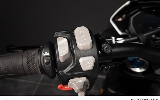 Gebrauchtmotorrad Triumph Speed Triple RS - Bild 13