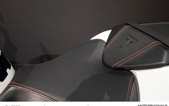 Gebrauchtmotorrad Triumph Speed Triple RS - Bild 3