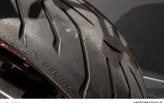 Gebrauchtmotorrad Triumph Speed Triple RS - Bild 5