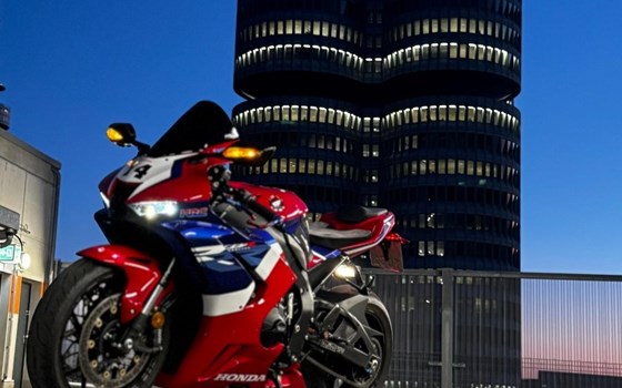 Gebrauchtmotorrad Honda CBR1000RR-R Fireblade - Bild 1