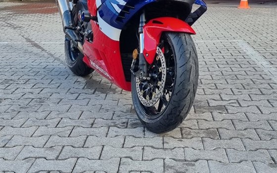 Gebrauchtmotorrad Honda CBR1000RR-R Fireblade - Bild 3