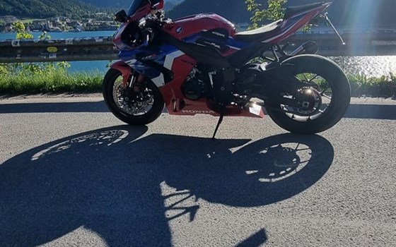 Gebrauchtmotorrad Honda CBR1000RR-R Fireblade - Bild 4