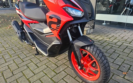 Neufahrzeug Aprilia SR GT 125 - Bild 6