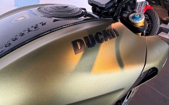 Gebrauchtmotorrad Ducati Diavel 1260 Lamborghini - Bild 14
