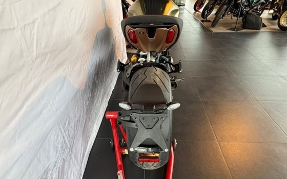 Gebrauchtmotorrad Ducati Diavel 1260 Lamborghini - Bild 9