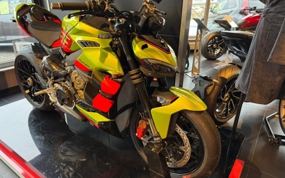 Gebrauchtmotorrad Ducati Streetfighter V4 Lamborghini - Bild 3
