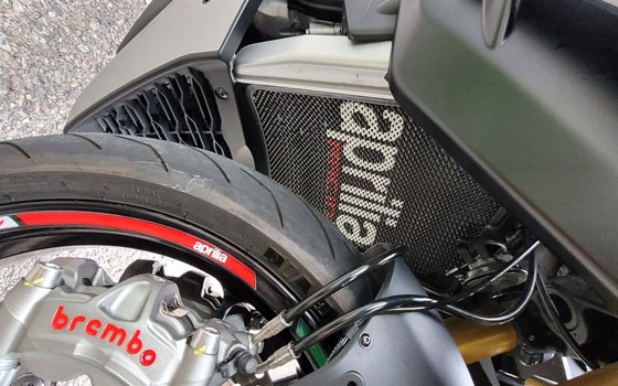 Gebrauchtmotorrad Aprilia Tuono V4 1100 - Bild 14