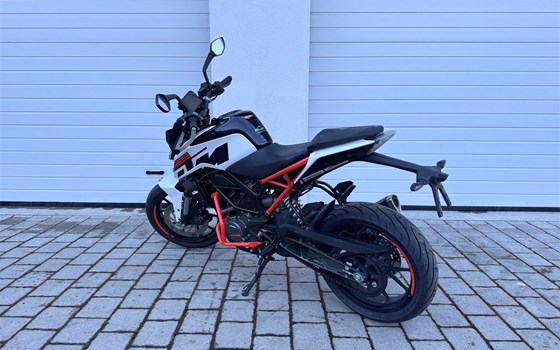 Gebrauchtmotorrad KTM 125 Duke - Bild 4