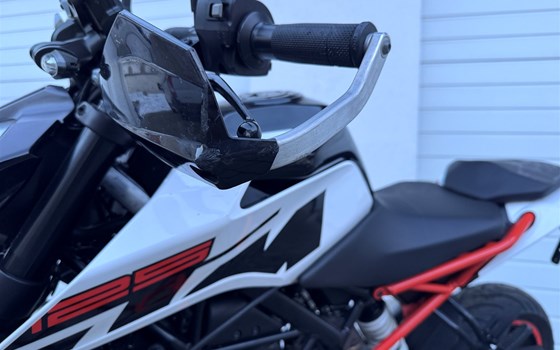 Gebrauchtmotorrad KTM 125 Duke - Bild 9