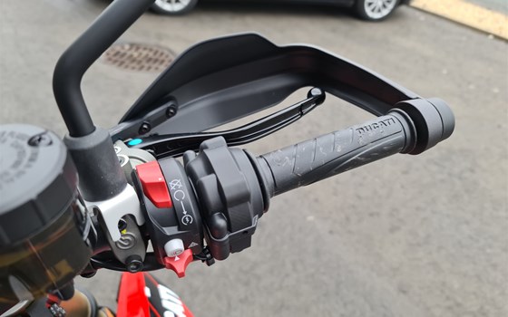 Neufahrzeug Ducati Hypermotard 698 Mono - Bild 10