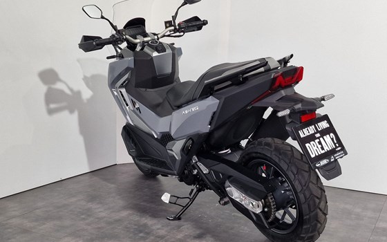 Gebrauchtmotorrad Sym ADX 400 TG - Bild 2