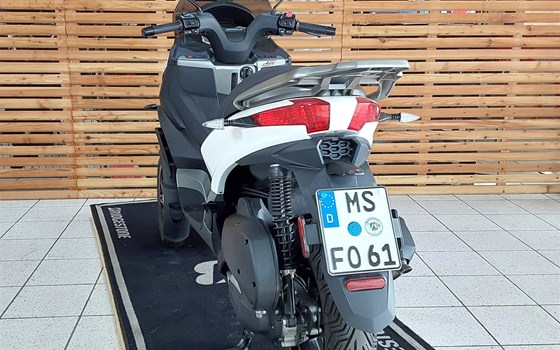 Gebrauchtmotorrad Piaggio MP3 310 - Bild 6