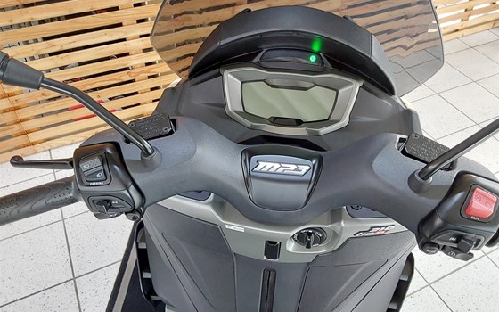 Gebrauchtmotorrad Piaggio MP3 310 - Bild 8