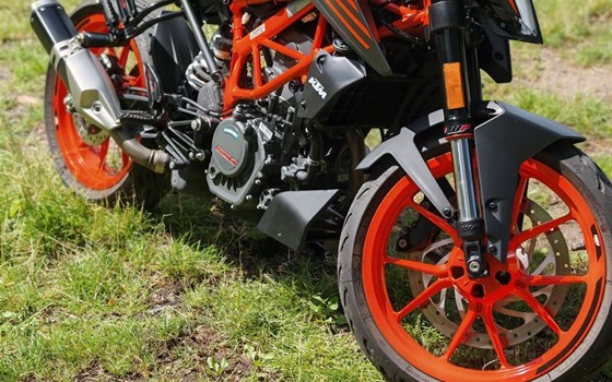 Gebrauchtmotorrad KTM 125 Duke - Bild 3