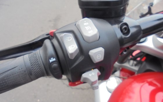 Gebrauchtmotorrad Triumph Rocket 3 GT - Bild 15