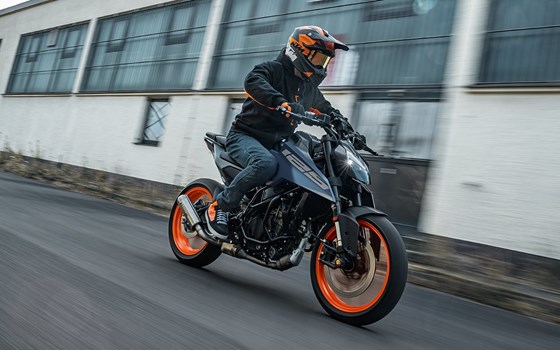 Neufahrzeug KTM 125 Duke - Bild 4