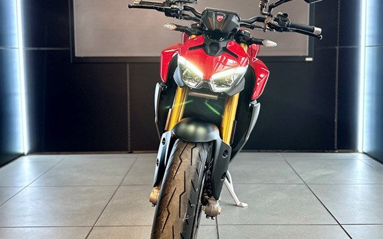 Gebrauchtmotorrad Ducati Streetfighter V2 S - Bild 3