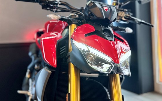 Gebrauchtmotorrad Ducati Streetfighter V2 S - Bild 6