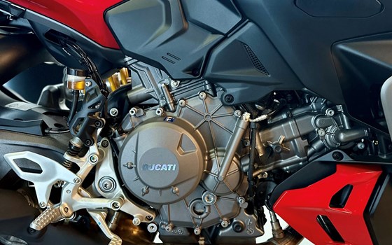 Gebrauchtmotorrad Ducati Streetfighter V2 S - Bild 9