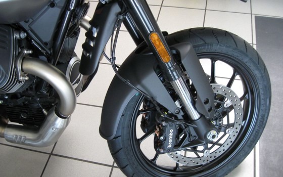 Gebrauchtmotorrad Moto Guzzi V85 Strada - Bild 10