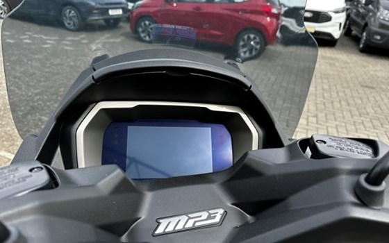 Neufahrzeug Piaggio MP3 530 HPE Exclusive - Bild 12