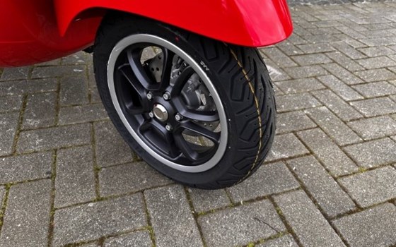 Neufahrzeug Vespa GTS 310 Super - Bild 8