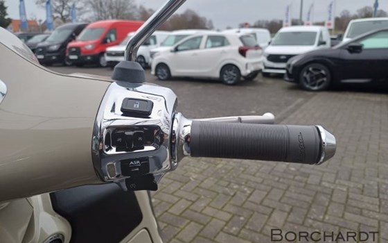 Neufahrzeug Vespa GTS 125 - Bild 13