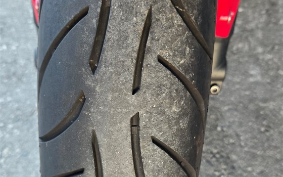 Gebrauchtmotorrad Triumph Street Triple - Bild 4