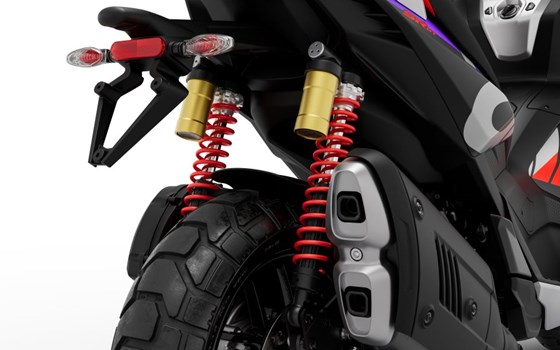 Neufahrzeug Aprilia SR GT 400 - Bild 7