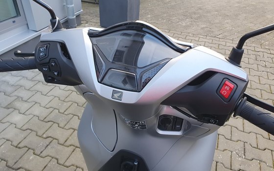 Neufahrzeug Honda SH350i - Bild 10