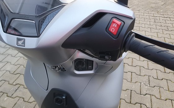 Neufahrzeug Honda SH350i - Bild 11