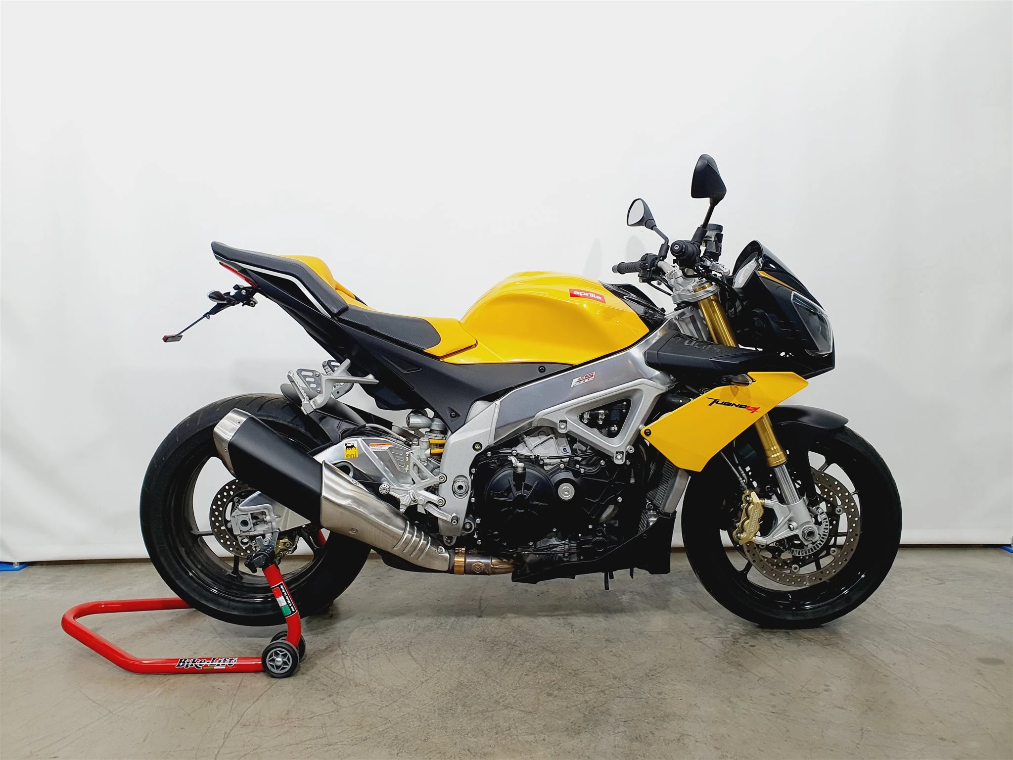 Aprilia Tuono V4 R APRC