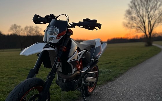Gebrauchtmotorrad KTM 690 SMC R - Bild 3
