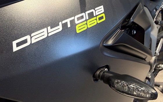 Neufahrzeug Triumph Daytona 660 - Bild 2