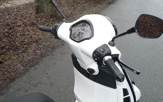 Neufahrzeug Vespa GTS 125 - Bild 4