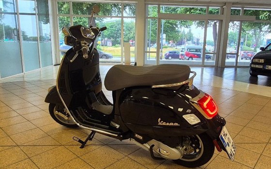 Gebrauchtmotorrad Vespa GTS 125 - Bild 2