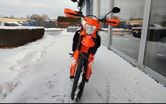 Gebrauchtmotorrad KTM 690 SMC R - Bild 3