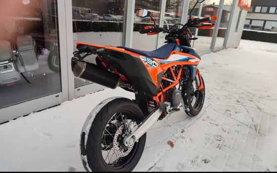 Gebrauchtmotorrad KTM 690 SMC R - Bild 5