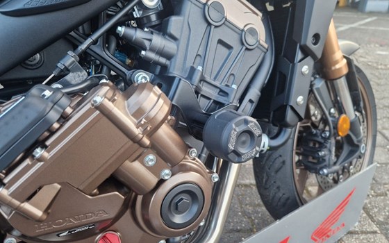Gebrauchtmotorrad Honda CB650R E-Clutch - Bild 8