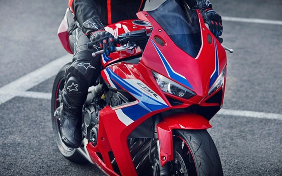 Gebrauchtmotorrad Honda CBR650R E-Clutch - Bild 12